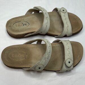 Taos Footwear Cream Comfort Sandals with Cork Footbed